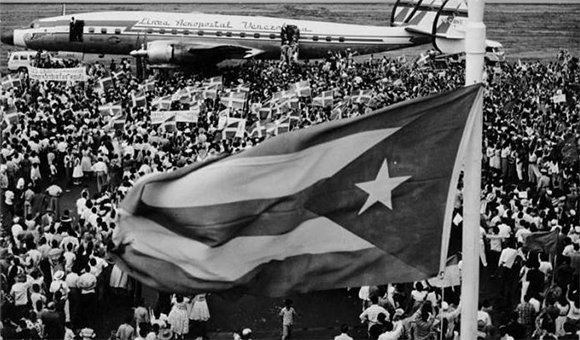 Fidel llega a Venezuela, enero de 1959. Foto: Fidel Soldado de las Ideas. Fidel llega a Venezuela, enero de 1959. Foto: Fidel Soldado de las Ideas.