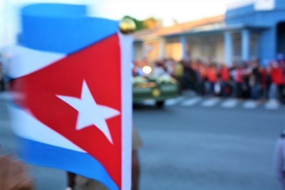 La caravana con las cenizas de Fidel viajó más de mil kilómetros en cinco días para darle la oportunidad a su gente de rendir homenaje. Foto: Armando Franco. La caravana con las cenizas de Fidel viajó más de mil kilómetros en cinco días para darle la oportunidad a su gente de rendir homenaje. Foto: Armando Franco.