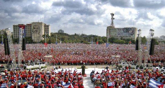 En la Plaza con Fidel. En la Plaza con Fidel.