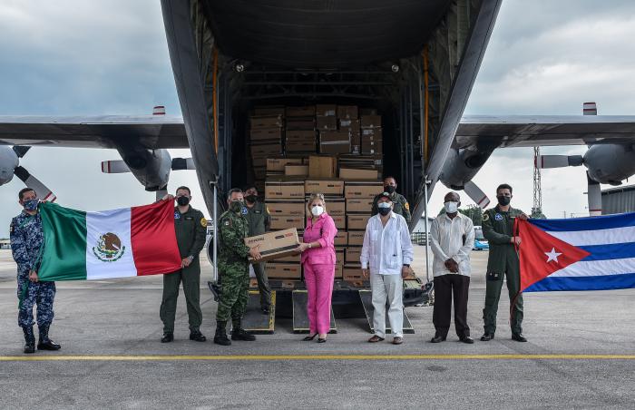 Recibe Cuba ayuda humanitaria proveniente de México. Foto: Ariel Cecilio Lemus