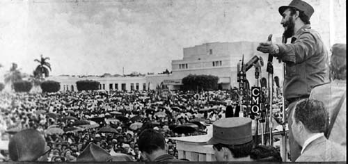 Fidel Castro, en aquel momento Primer Ministro del Gobierno Revolucionario, en el acto de entrega del Campamento de Columbia, convertido en Ciudad Escolar Libertad, el 14 de septiembre de 1959.
