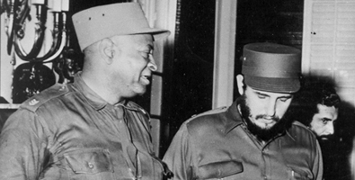 El teniente Pedro Sarría con Fidel.