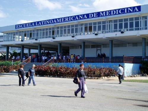 Colaboración médica cubana: Gratuidad, acceso universal e internacionalismo