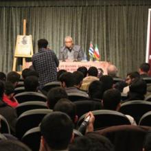 Estudiantes de la Universidad de Imam Sadiq (P) rindieron homenaje a la memoria de Fidel Castro.