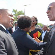 Salvador Valdés Mesa en la ceremonia ofi­cial por el Día de los Héroes en el país africano