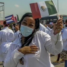 Médicos y enfermeras cubanos viajaron para atender hospitales mexicanos durante el periodo más grave de la pandemia. Foto: José Manuel Correa