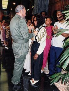 Fidel condecoró a Ana Fidelia Quirot con la Orden al Mérito Deportivo. Foto: Cortesía de Ana Fidelia Quirot