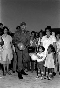 En la inauguración del círculo infantil "Los Abelitos" en Boyeros