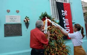 Homenaje en el Callejón del Muro de Santiago de Cuba. Foto: Miguel Rubiera Jústiz/ ACN.