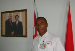 Adalberto Sotolongo Castillo es especialista en Medicina General Integral y director de dicha institución. Desde marzo de 2008 permanece en China. Adalberto Sotolongo Castillo es especialista en Medicina General Integral y director de dicha institución. Desde marzo de 2008 permanece en China.