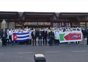 Arriban médicos cubanos a Italia para combatir la Covid-19. Foto:RT Foto: Internet