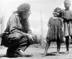 Recorrido del Comandante Raúl Castro por el II Frente Oriental Frank País en 1959. Foto: Archivo de Granma Recorrido del Comandante Raúl Castro por el II Frente Oriental Frank País en 1959. Foto: Archivo de Granma