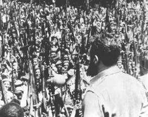 La derrota de la invasión mercenaria en Playa Girón, junto con otros momentos claves en la defensa de la Revolución, contó siempre con la presencia del líder cubano al frente de su pueblo.