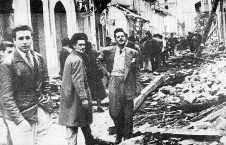 Durante os acontecimentos do Bogotazo. Fidel é o primeiro, à esquerda.
